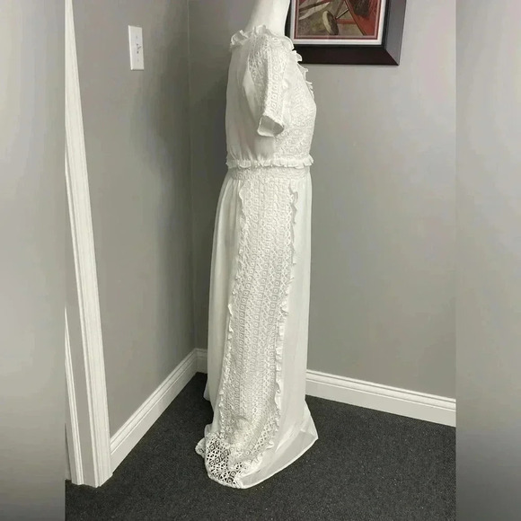 Ivy City Co Whimsical White Tiered Lace Dress Medium Wedding Fairy Modest Bridal - Picture 3 of 6